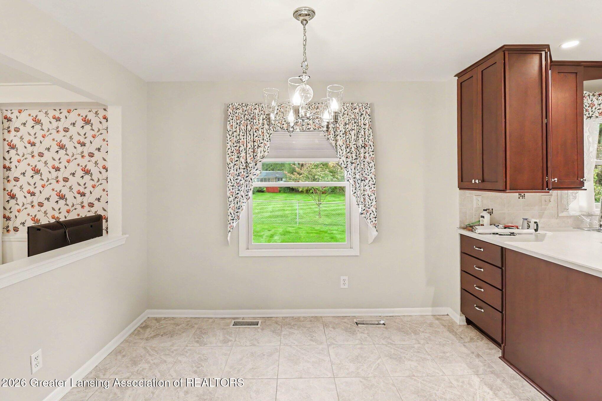 4142 Naubinway Road Okemos, MI 48864 - Photo 14 of 27 014_file_9715