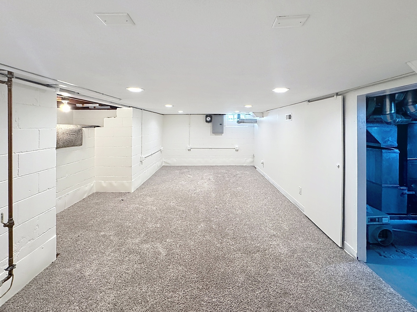 1841 32nd Street Moline, IL 61265 - Photo 15 of 24 a view of a big room with closet and windows