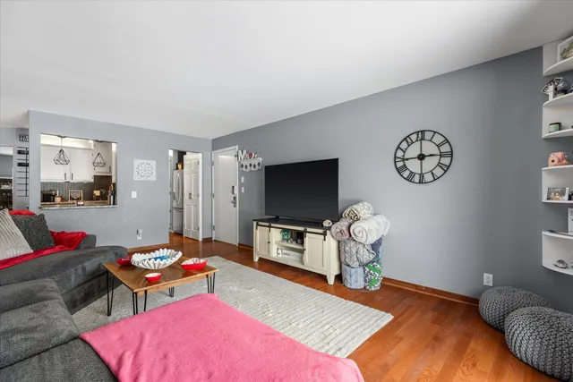 $189,900 | 360 Park Hill Drive, Unit C, Pewaukee, WI 53072