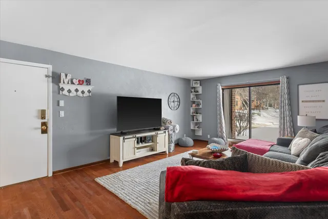 $189,900 | 360 Park Hill Drive, Unit C, Pewaukee, WI 53072