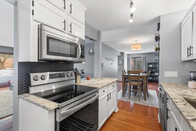 $189,900 | 360 Park Hill Drive, Unit C, Pewaukee, WI 53072