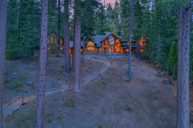 a view of a park with entertaining space