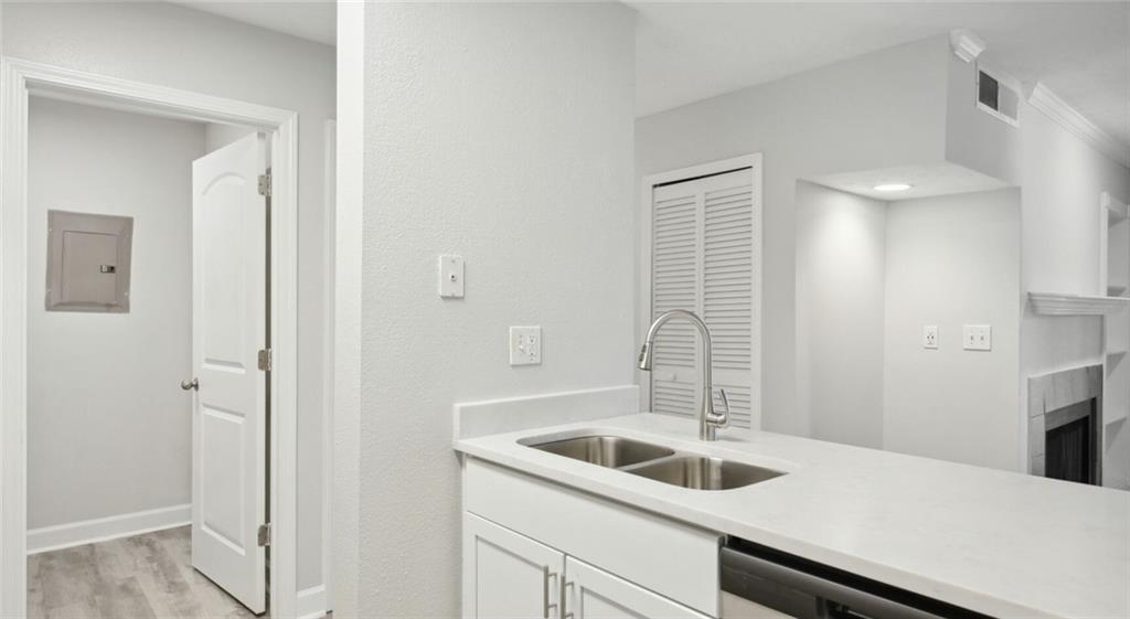 100 Pinhurst Drive, Unit 1124L Atlanta, GA 30339 - Photo 3 of 37