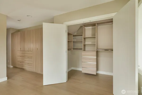 $6,000 | 4009 21st Avenue Southwest, Seattle, WA 98106