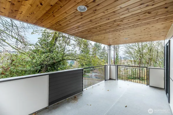 $6,000 | 4009 21st Avenue Southwest, Seattle, WA 98106