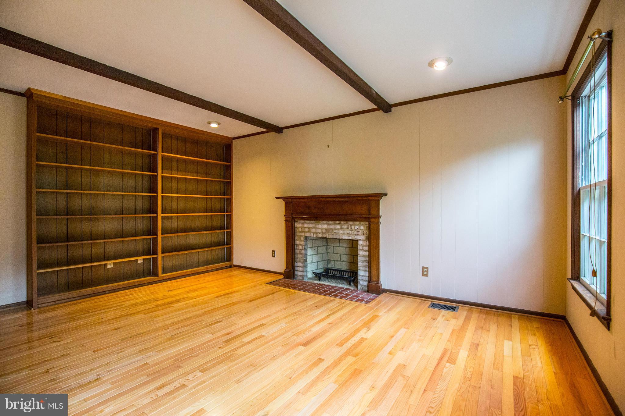 4220 Scotland Road Alexandria, VA 22309 - Photo 12 of 26 Family Room