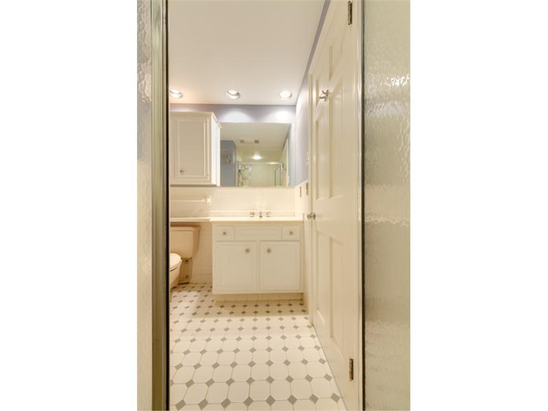 17 Manning Avenue Lewiston, ME 04240 - Photo 17 of 35 Master Bath/Spa.