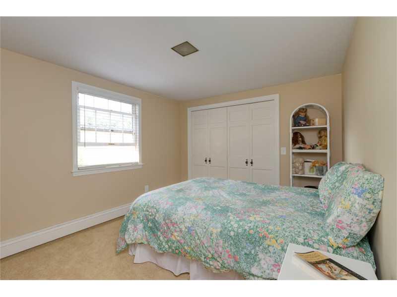 17 Manning Avenue Lewiston, ME 04240 - Photo 20 of 35 Bedroom.