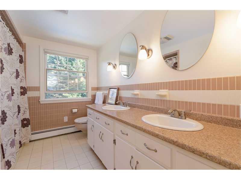 17 Manning Avenue Lewiston, ME 04240 - Photo 22 of 35 Bathroom.