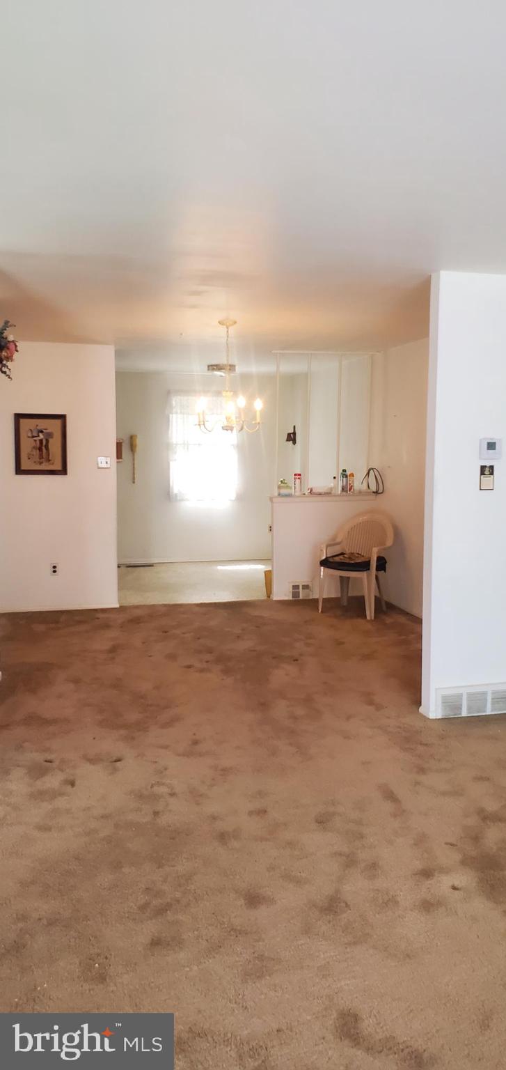3586 Dows Road Philadelphia, PA 19154 - Photo 10 of 27 Gallery Image 10