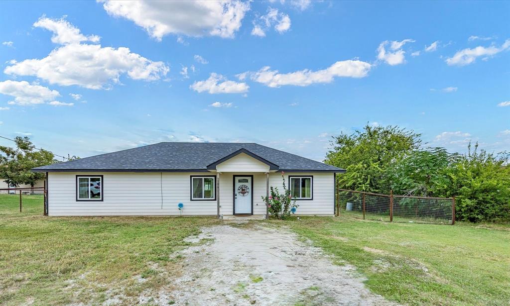 106 Edith Street Bowie, TX 76230 - Photo 1 of 19 Welcome to 106 Edith Street, Bowie TX