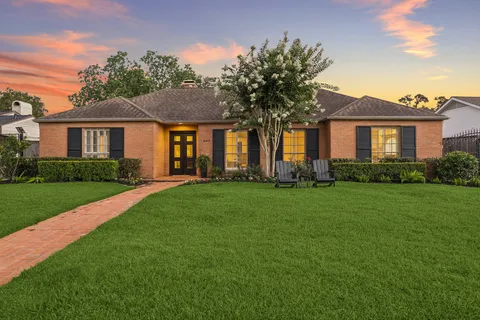 $1,425,000 | 6143 Chevy Chase Drive, Houston, TX 77057