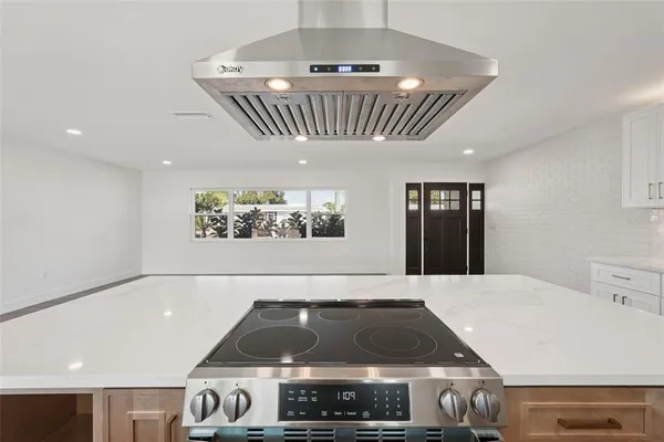 $520,000 | 6735 Keystone Drive, Sarasota, FL 34231