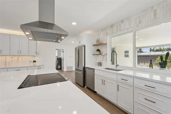 $520,000 | 6735 Keystone Drive, Sarasota, FL 34231