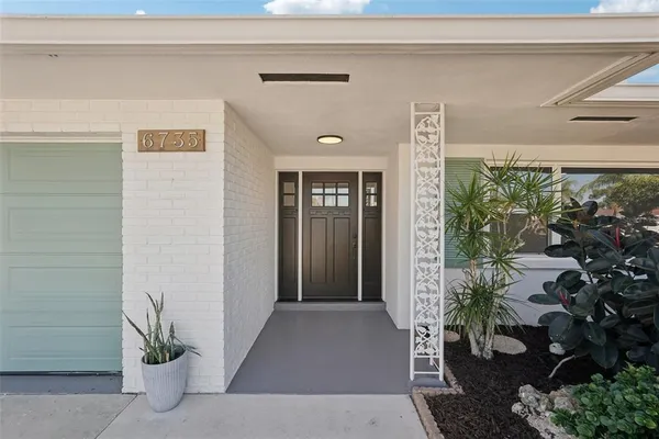 $520,000 | 6735 Keystone Drive, Sarasota, FL 34231