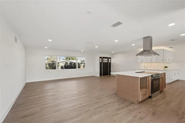 $520,000 | 6735 Keystone Drive, Sarasota, FL 34231