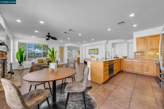 $450,000 | 900 Brookside Lane, Rio Vista, CA 94571