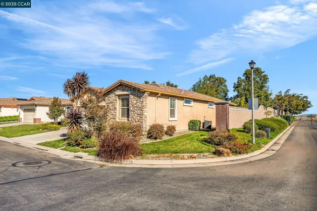 $450,000 | 900 Brookside Lane, Rio Vista, CA 94571