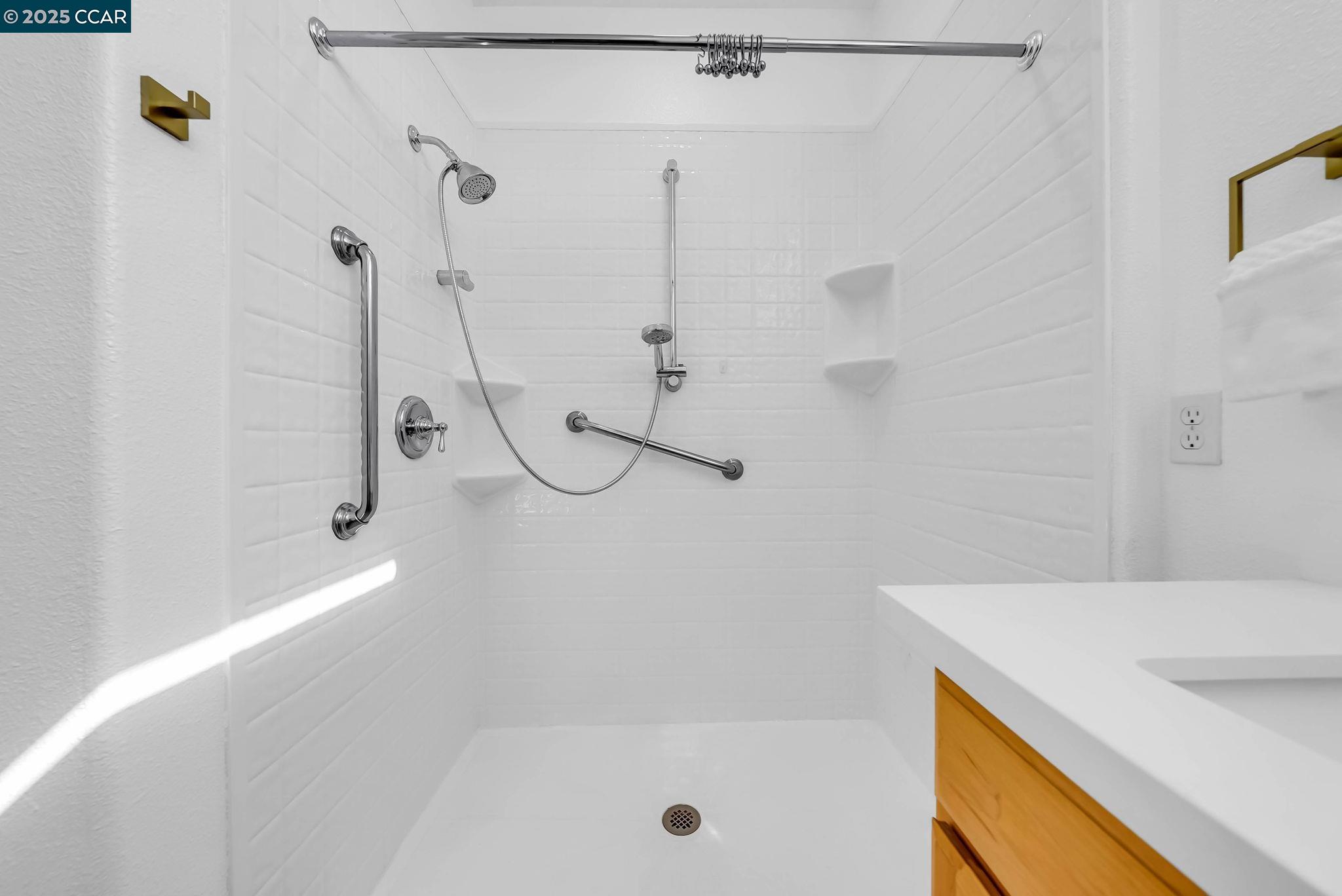 900 Brookside Lane Rio Vista, CA 94571 - Photo 41 of 60 a bathroom with a shower