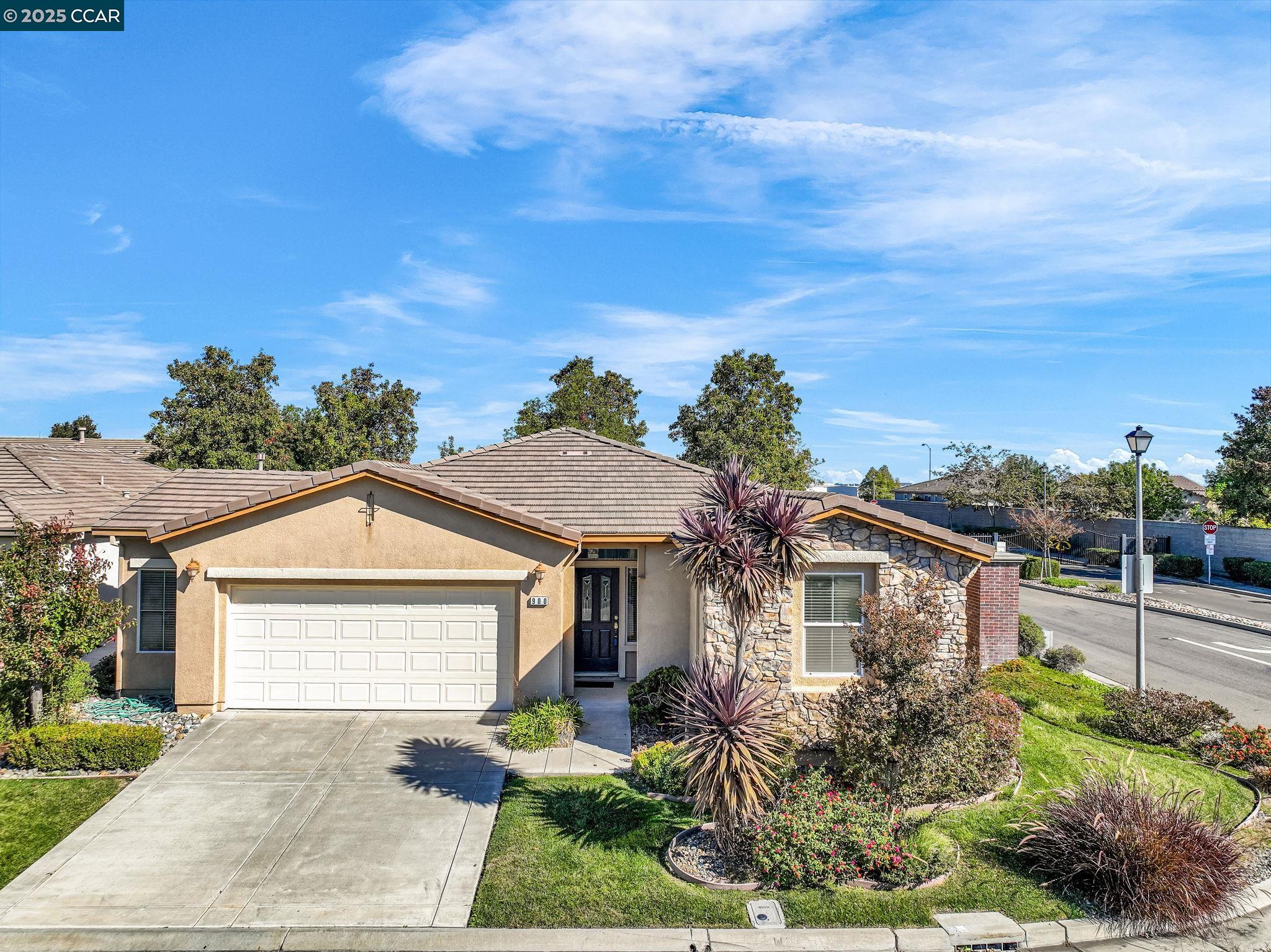 900 Brookside Lane Rio Vista, CA 94571 - Photo 60 of 60 front view of a house with a yard