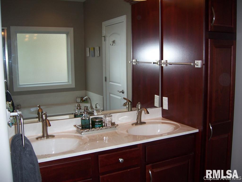 1817 Interlacken Road Springfield, IL 62704 - Photo 16 of 34
