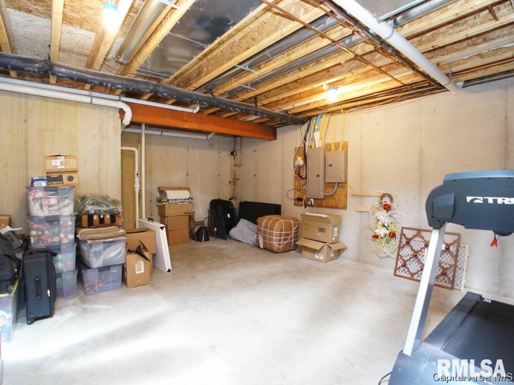 1817 Interlacken Road Springfield, IL 62704 - Photo 30 of 34