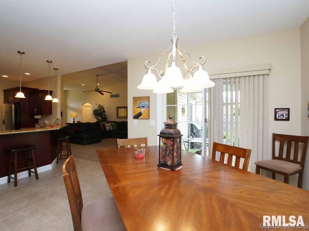 1817 Interlacken Road Springfield, IL 62704 - Photo 10 of 34
