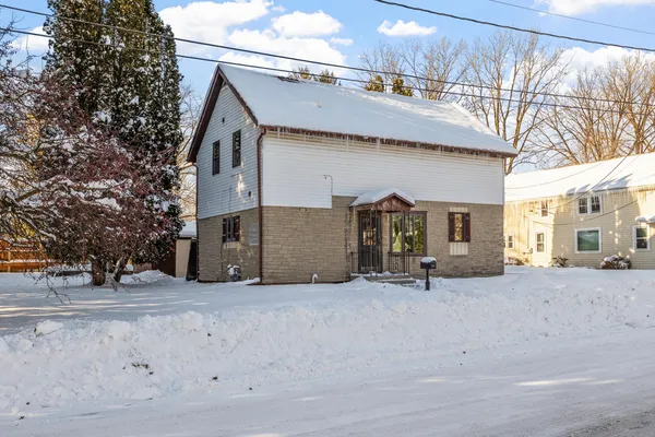 $189,900 | 507 10th Street, Kiel, WI 53042