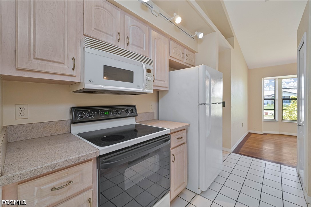 7248 Coolidge Road Fort Myers, FL 33967 - Photo 7 of 24