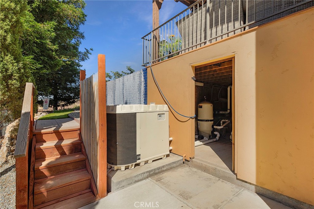 3294 Summit Ridge Terrace Chico, CA 95928 - Photo 55 of 68 a view of a entryway