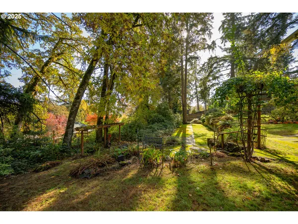 $729,900 | 1925 Sylvan Street, Eugene, OR 97403