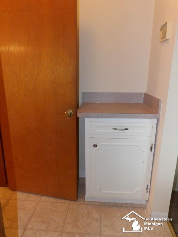 26215 Allen Road Woodhaven, MI 48183 - Photo 23 of 38