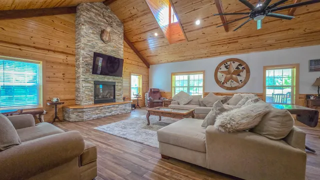 $1,375,000 | 2187 Nettles Cemetery Road, Livingston, TX 77351