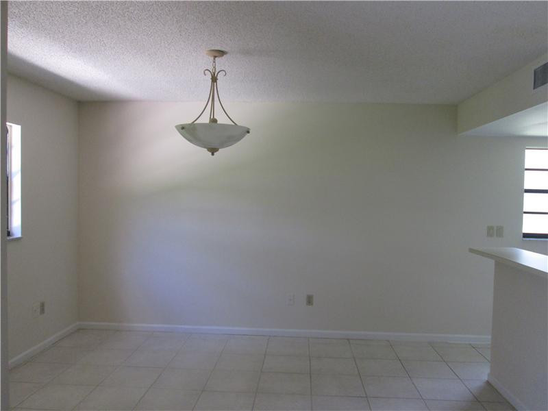 10398 Islander Drive Boca Raton, FL 33498 - Photo 4 of 10 Dining Room