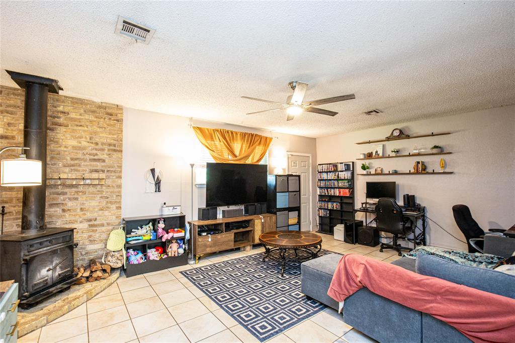 817 South Old Temple Road Lorena, TX 76655 - Photo 2 of 17