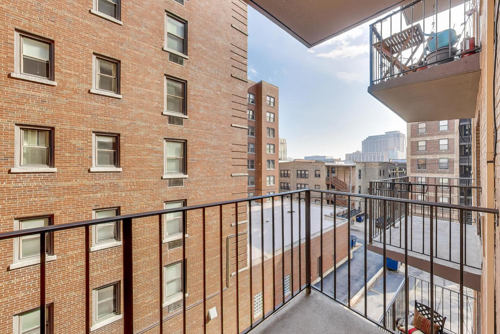 1567 Ridge Avenue, Unit 406 Evanston, IL 60201 - Photo 8 of 10