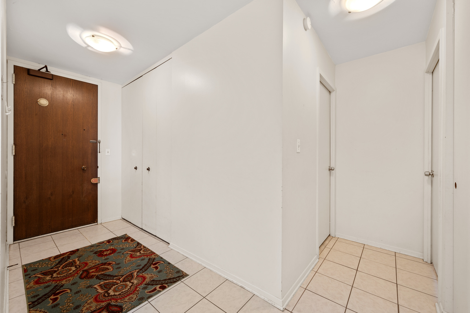 5855 North Sheridan Road, Unit 10G Chicago, IL 60660 - Photo 18 of 31 a view of an empty room