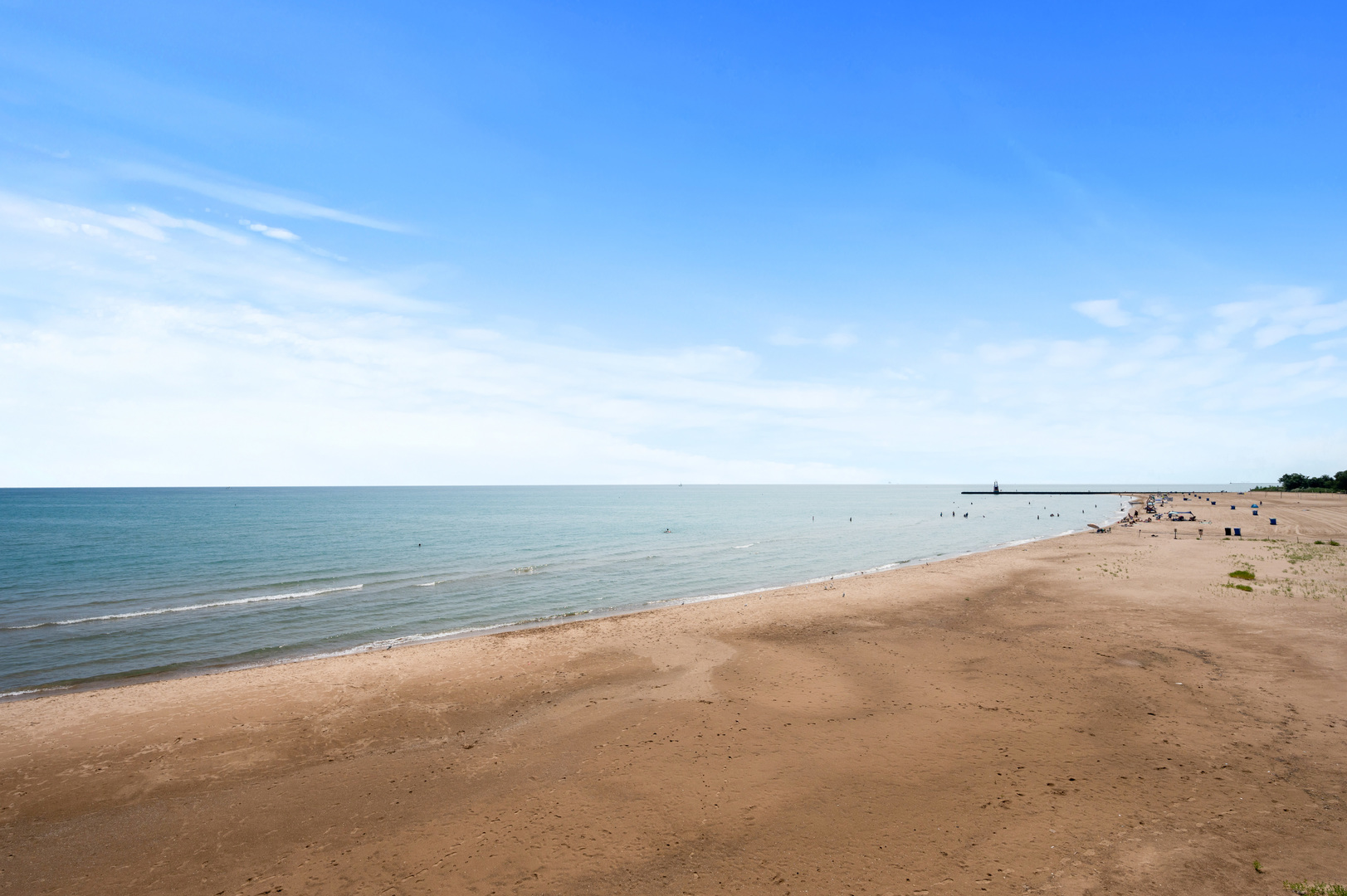 5855 North Sheridan Road, Unit 10G Chicago, IL 60660 - Photo 25 of 31 a view of beach and ocean