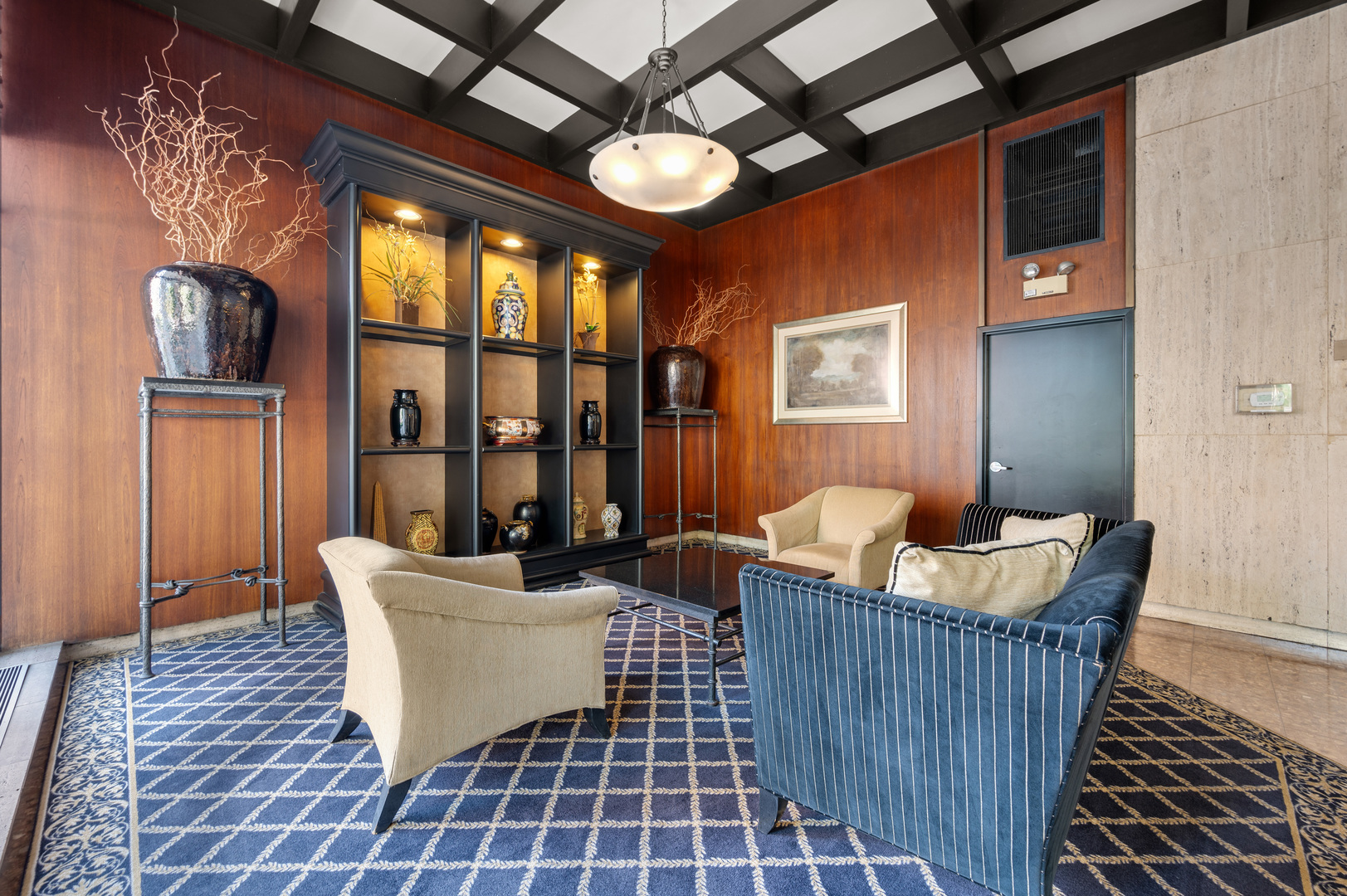 5855 North Sheridan Road, Unit 10G Chicago, IL 60660 - Photo 30 of 31 a living room with furniture and window