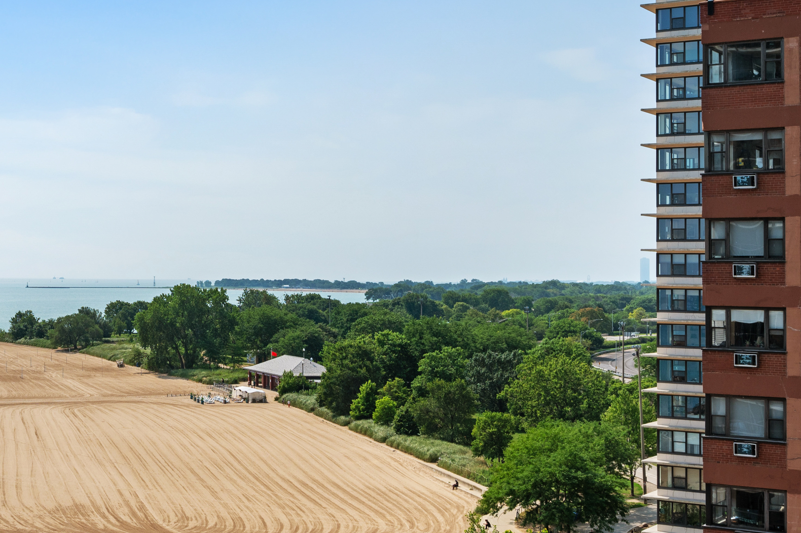 5855 North Sheridan Road, Unit 10G Chicago, IL 60660 - Photo 9 of 31 a view of a city