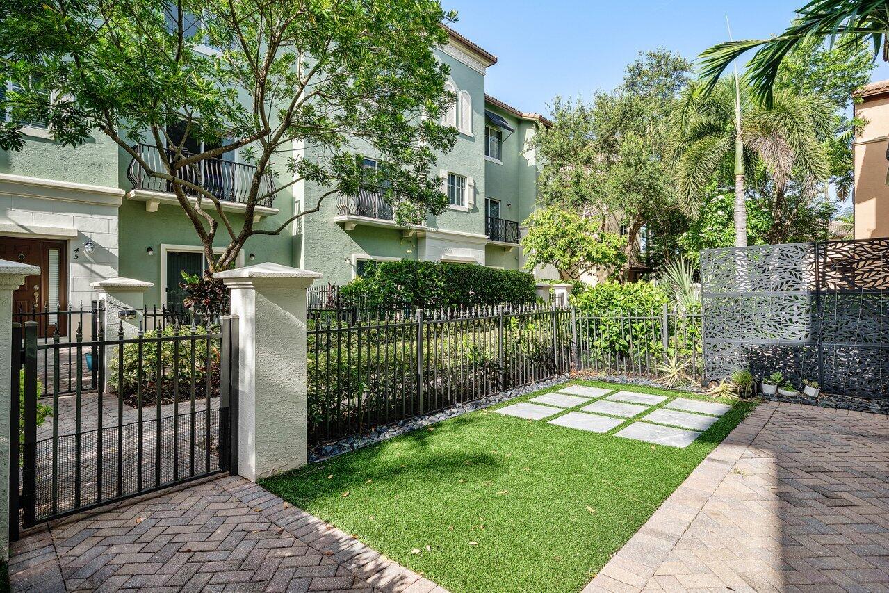 48 Northwest Hawthorne Place Boca Raton, FL 33432 - Photo 3 of 35 Private Front Patio