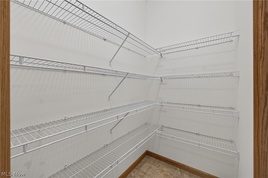 668 Woodlawn Road Chardon, OH 44024 - Photo 11 of 29