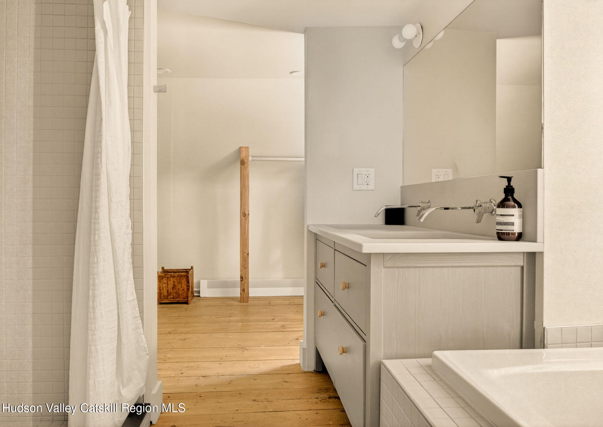 857 Flats Road Athens, NY 12015 - Photo 32 of 46 1 upstairs bath 2 (2)