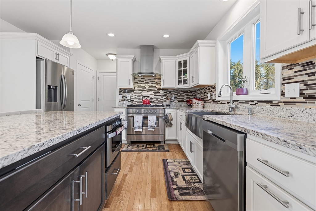 162 Bayberry Road Raynham, MA 02767 - Photo 16 of 41