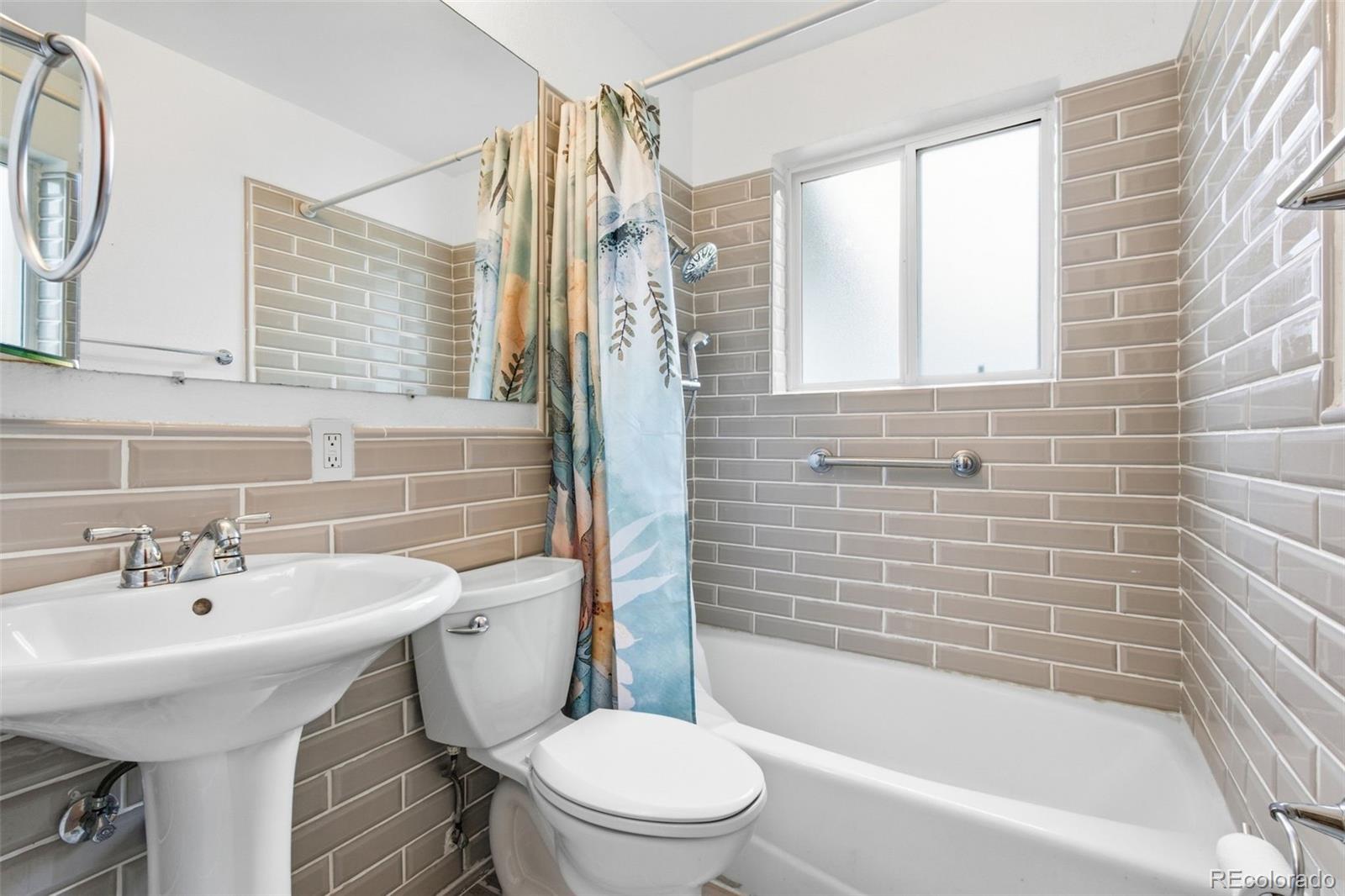 4433 Perry Street Denver, CO 80212 - Photo 5 of 16 Gallery Image 5