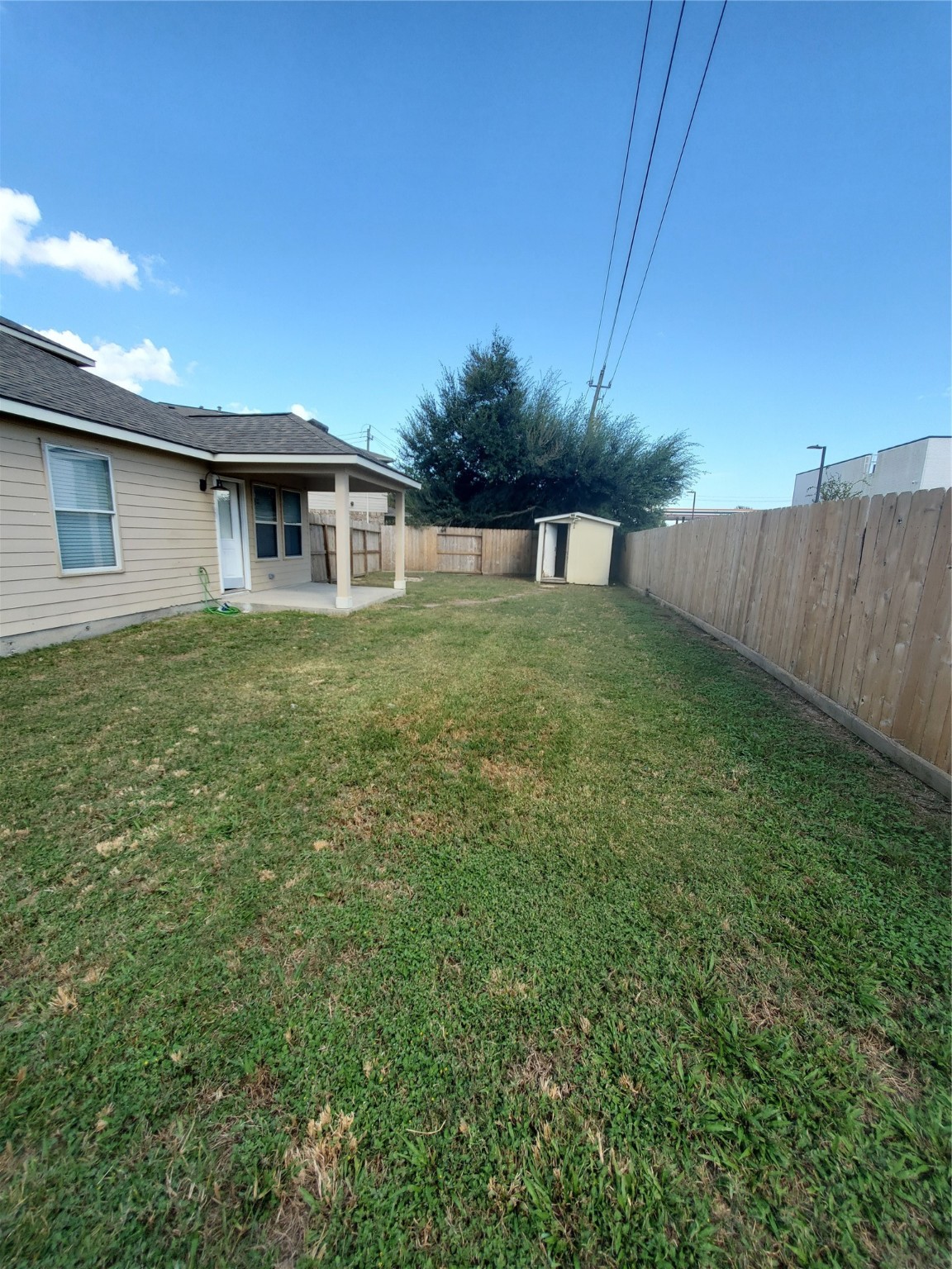 9342 Canady Park Lane Houston, TX 77075 - Photo 24 of 25 a house view with a garden space