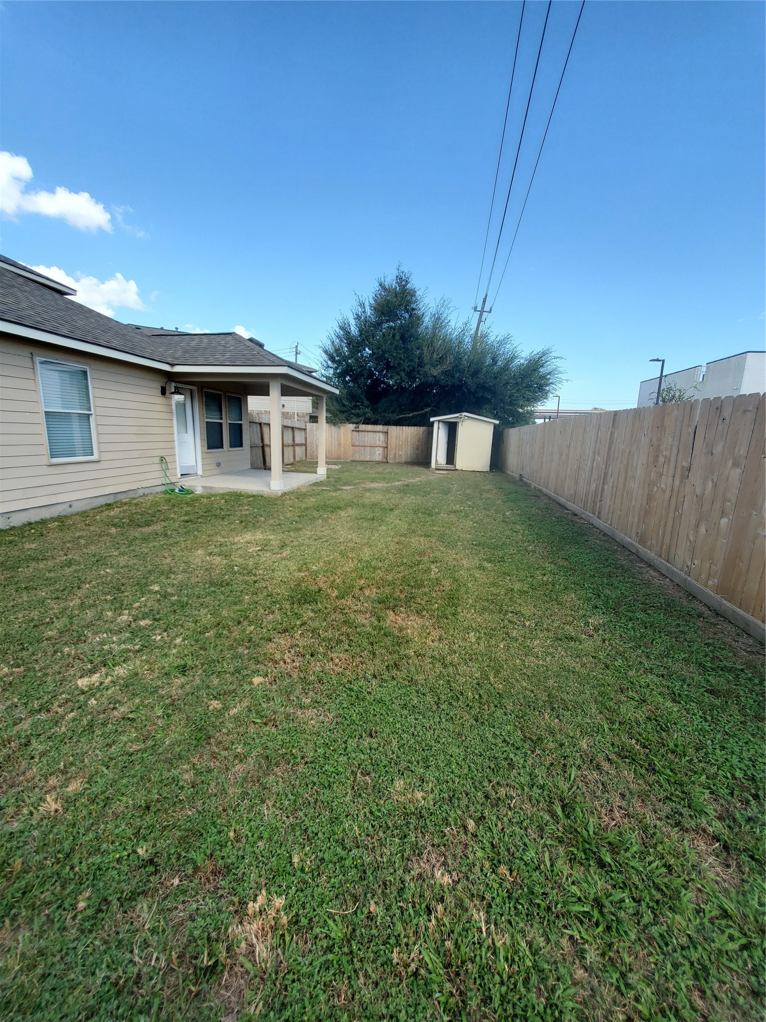 9342 Canady Park Lane Houston, TX 77075 - Photo 24 of 25 a house view with a garden space