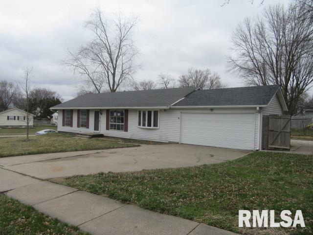 1606 Springdale Drive Clinton, IA 52732 - Photo 1 of 27 Gallery Image 1