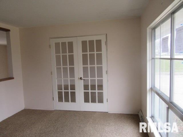 1606 Springdale Drive Clinton, IA 52732 - Photo 12 of 27 Gallery Image 12