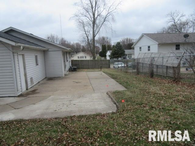 1606 Springdale Drive Clinton, IA 52732 - Photo 3 of 27 Gallery Image 3